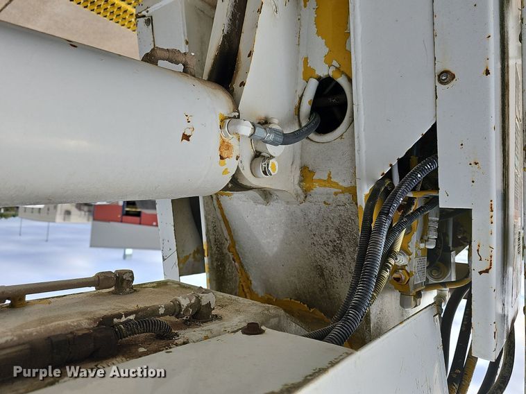 image for item NJ9897 1991  Chevrolet Kodiak  digger derrick truck