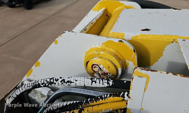 image for item NJ9897 1991  Chevrolet Kodiak  digger derrick truck