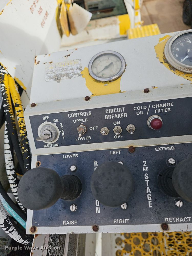 image for item NJ9897 1991  Chevrolet Kodiak  digger derrick truck