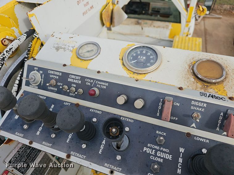 image for item NJ9897 1991  Chevrolet Kodiak  digger derrick truck