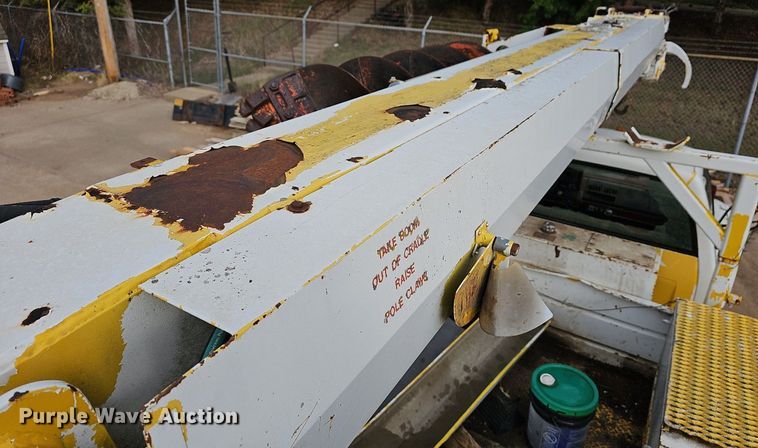 image for item NJ9897 1991  Chevrolet Kodiak  digger derrick truck