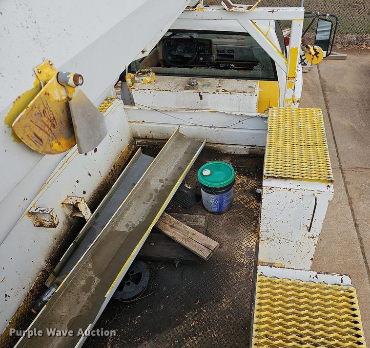 image for item NJ9897 1991  Chevrolet Kodiak  digger derrick truck