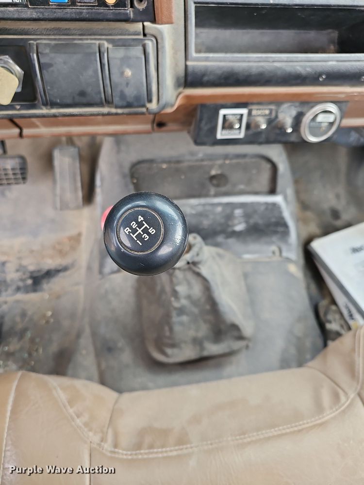 image for item NJ9897 1991  Chevrolet Kodiak  digger derrick truck