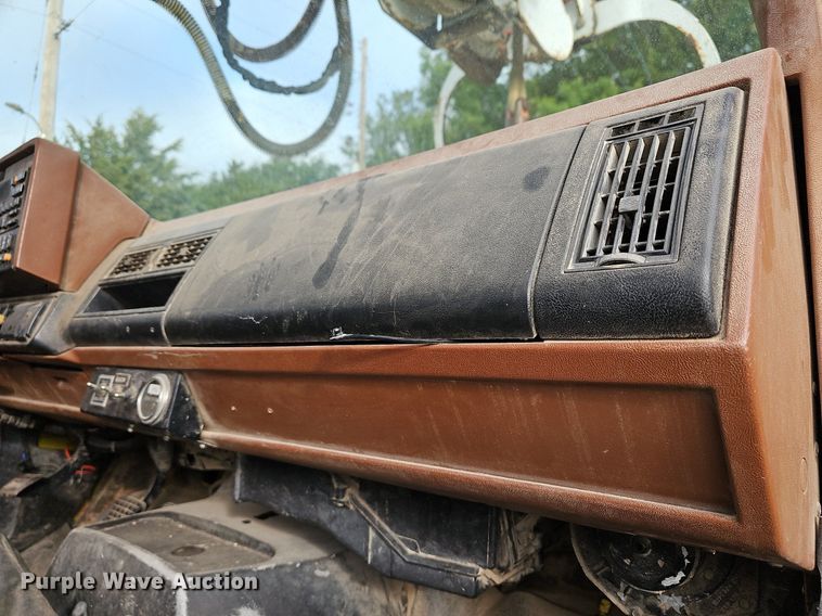 image for item NJ9897 1991  Chevrolet Kodiak  digger derrick truck