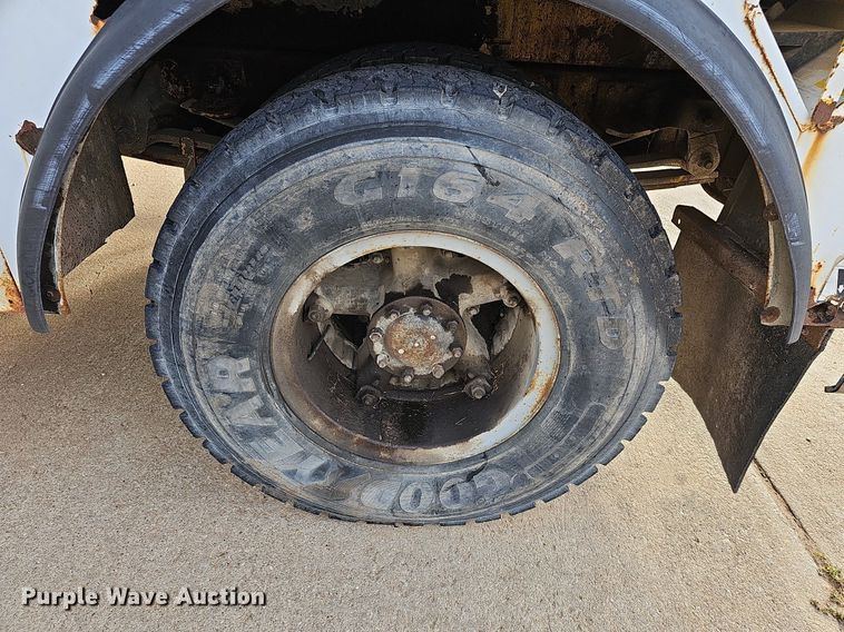 image for item NJ9897 1991  Chevrolet Kodiak  digger derrick truck