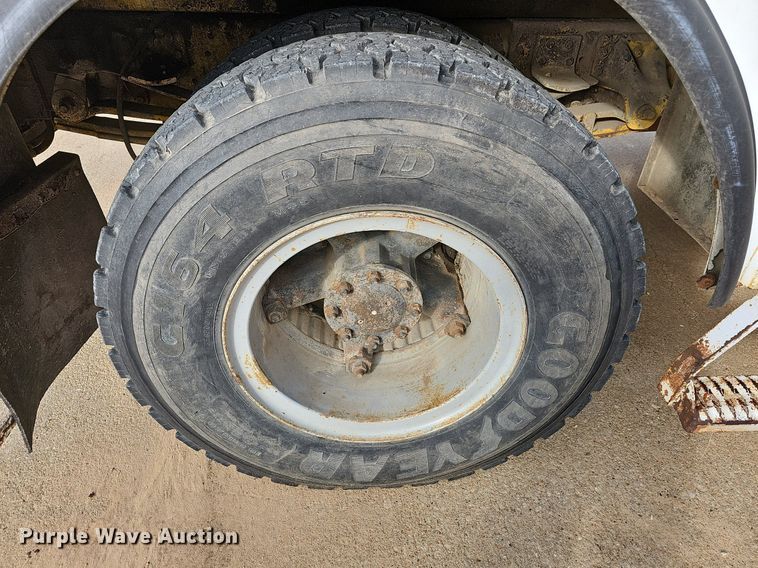 image for item NJ9897 1991  Chevrolet Kodiak  digger derrick truck