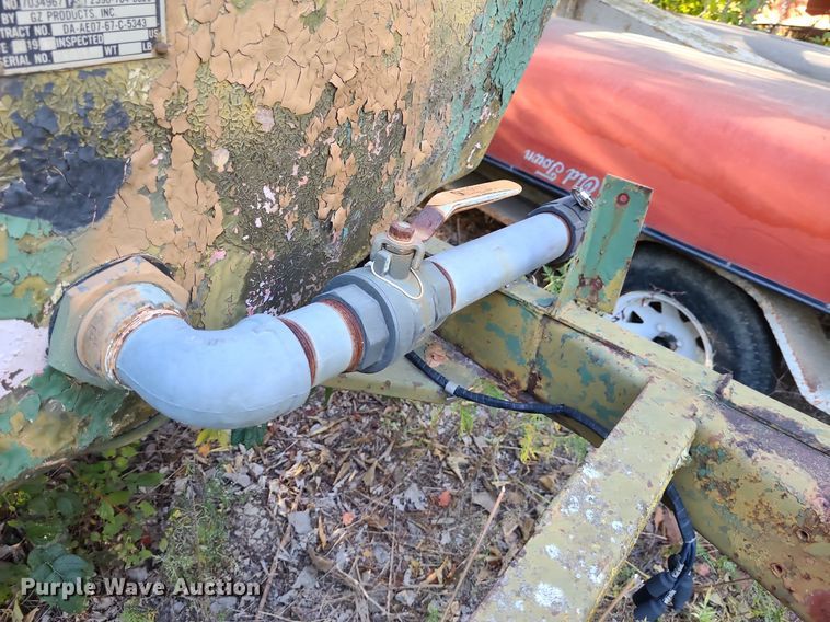 image for item NJ9972 1968  tank trailer