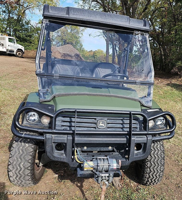 image for item NJ9984 2013 John Deere XUV Gator  utility vehicle