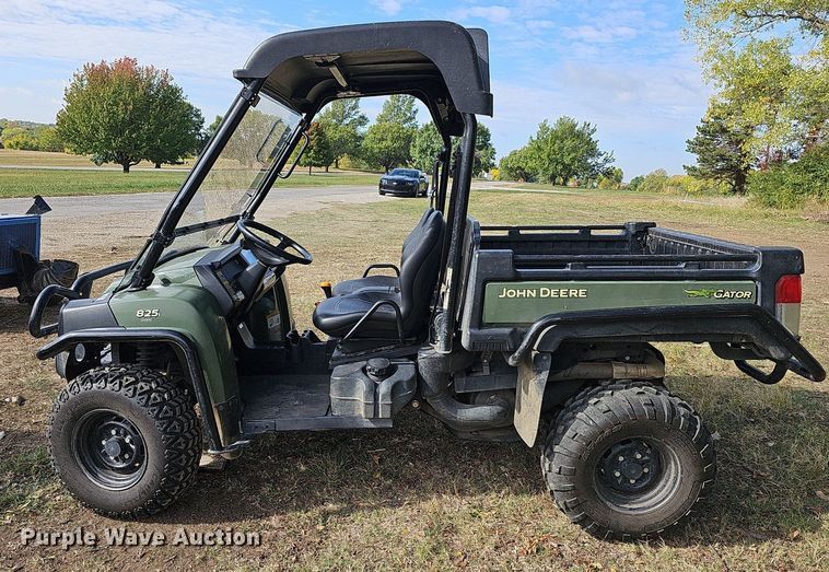 image for item NJ9984 2013 John Deere XUV Gator  utility vehicle