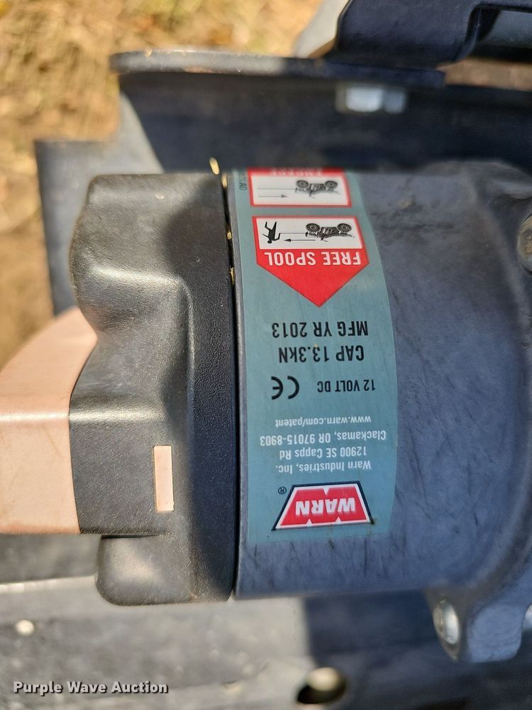 image for item NJ9984 2013 John Deere XUV Gator  utility vehicle