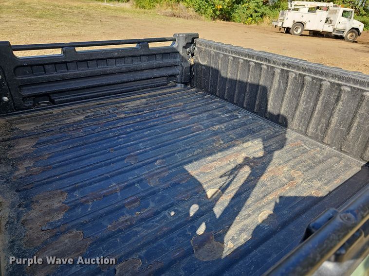 image for item NJ9984 2013 John Deere XUV Gator  utility vehicle