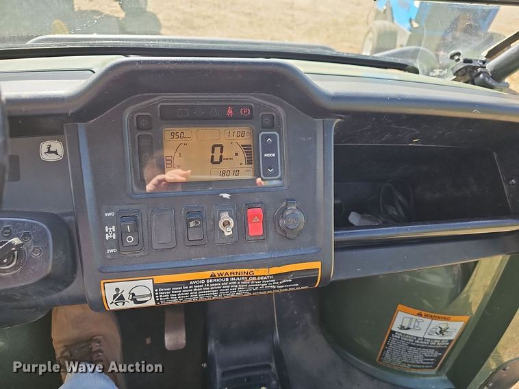 image for item NJ9984 2013 John Deere XUV Gator  utility vehicle