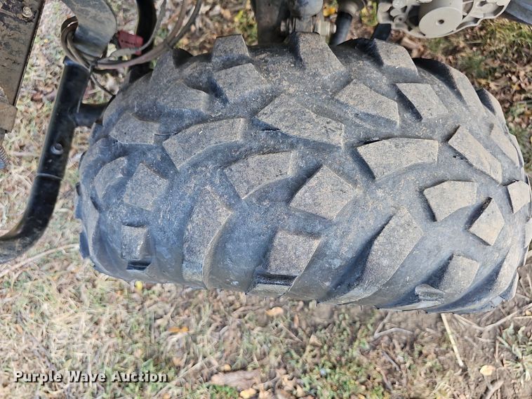 image for item NJ9984 2013 John Deere XUV Gator  utility vehicle