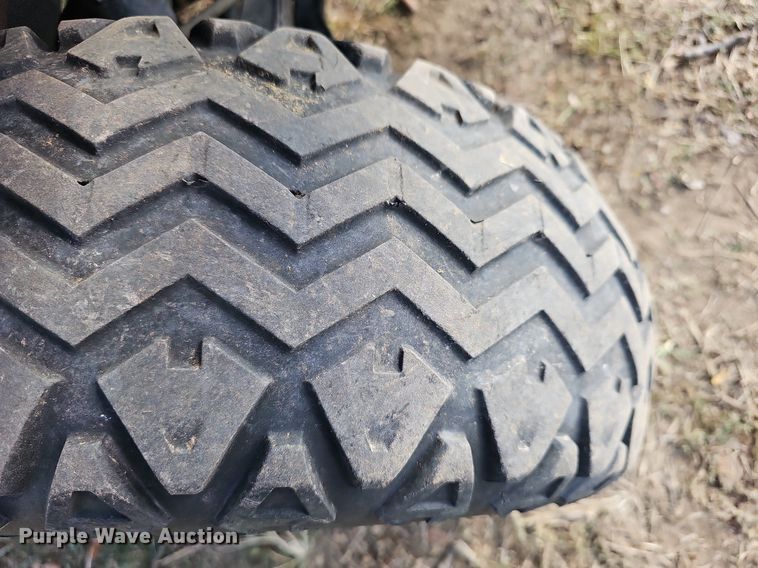 image for item NJ9984 2013 John Deere XUV Gator  utility vehicle