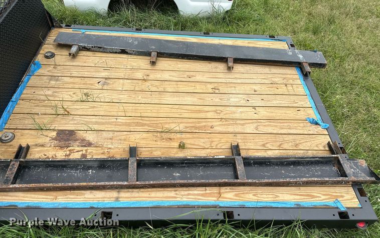 image for item NO9252 8'L x 7'W flatbed