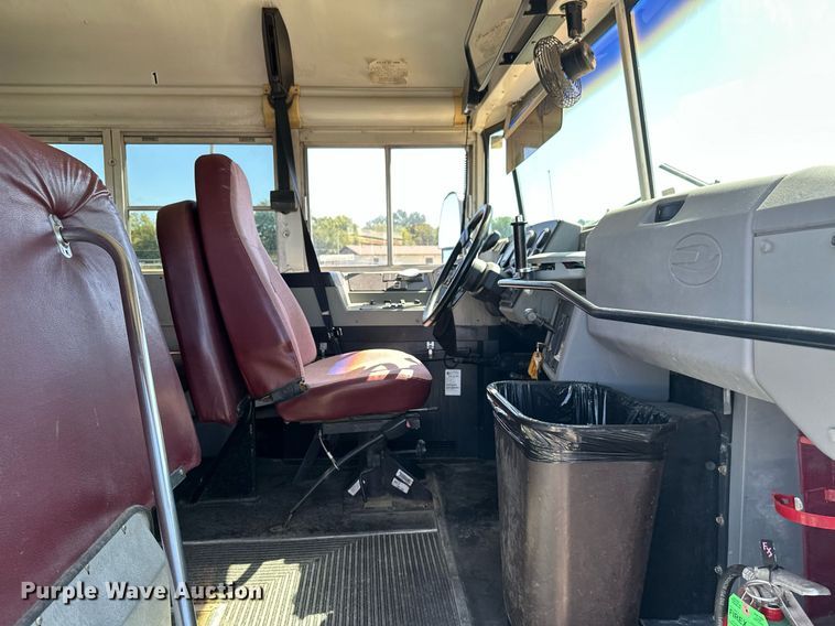 image for item NO9262 2005 Blue Bird Vision  school bus