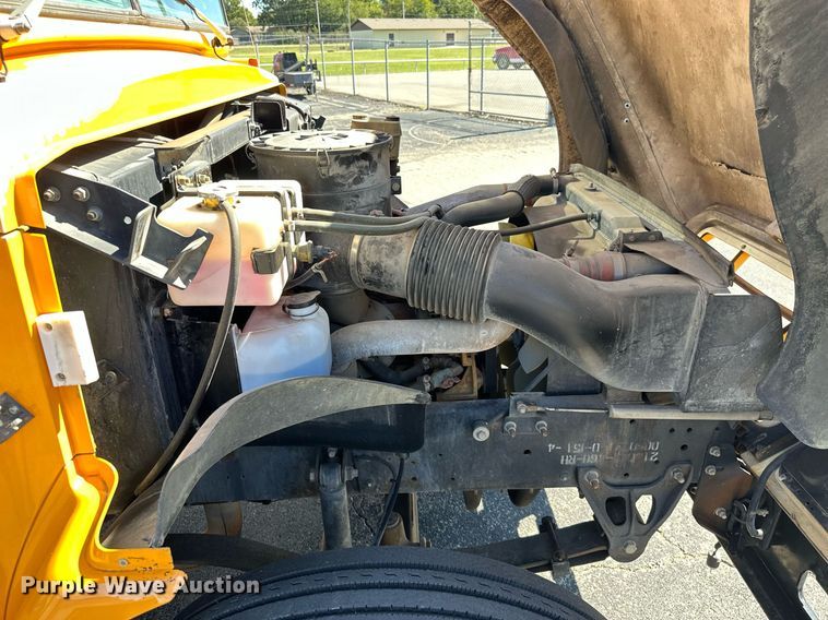 image for item NO9262 2005 Blue Bird Vision  school bus