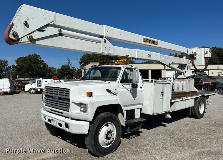 image for item NO9267 1993 Ford F700  bucket truck