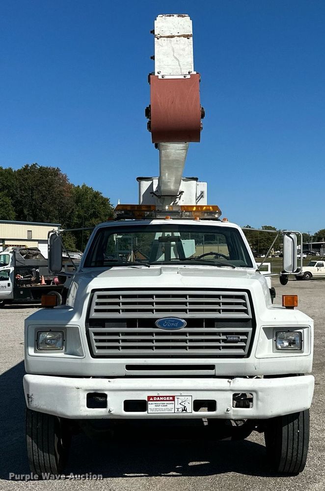 image for item NO9267 1993 Ford F700  bucket truck