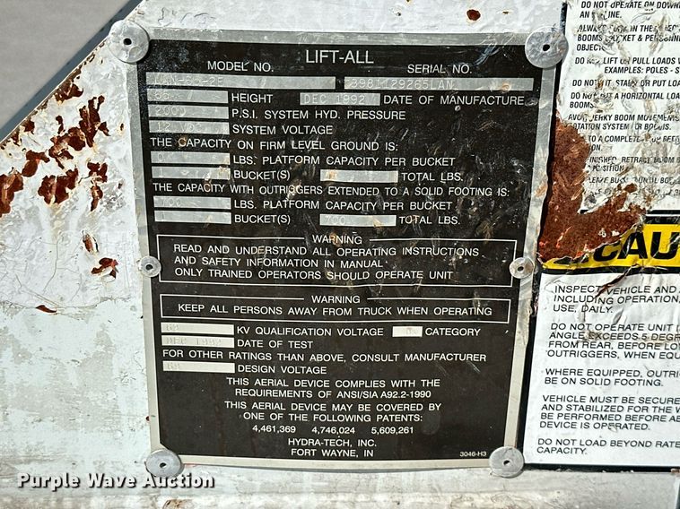 image for item NO9267 1993 Ford F700  bucket truck