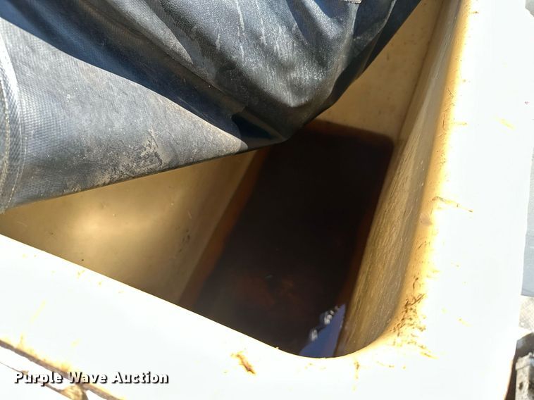 image for item NO9267 1993 Ford F700  bucket truck