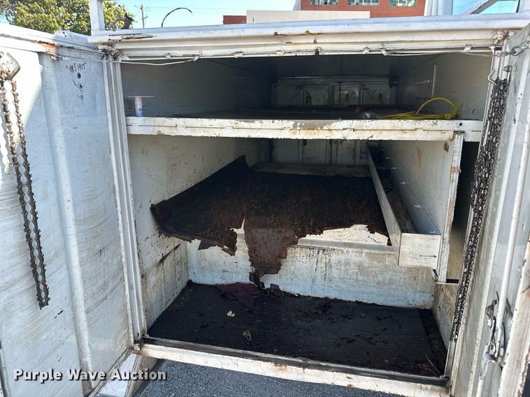 image for item NO9267 1993 Ford F700  bucket truck