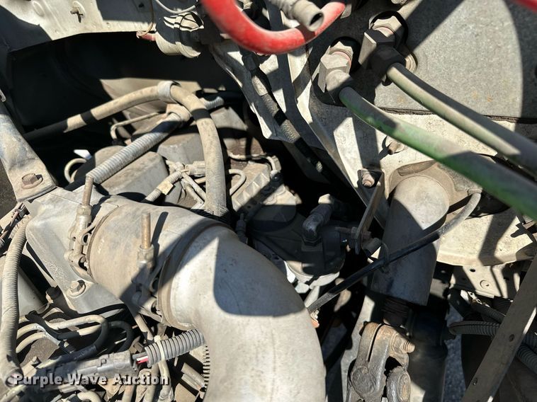 image for item NO9267 1993 Ford F700  bucket truck