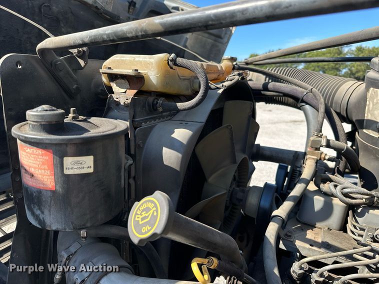 image for item NO9267 1993 Ford F700  bucket truck