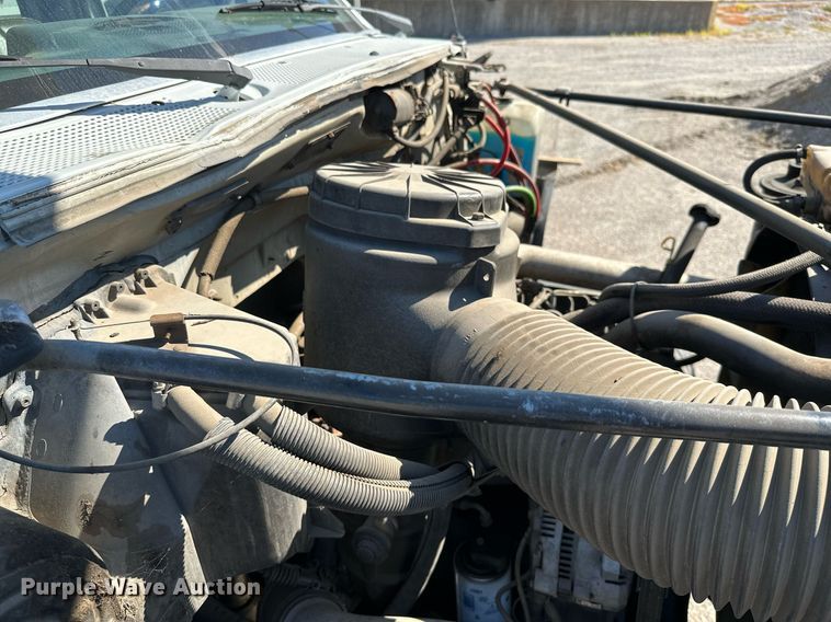 image for item NO9267 1993 Ford F700  bucket truck