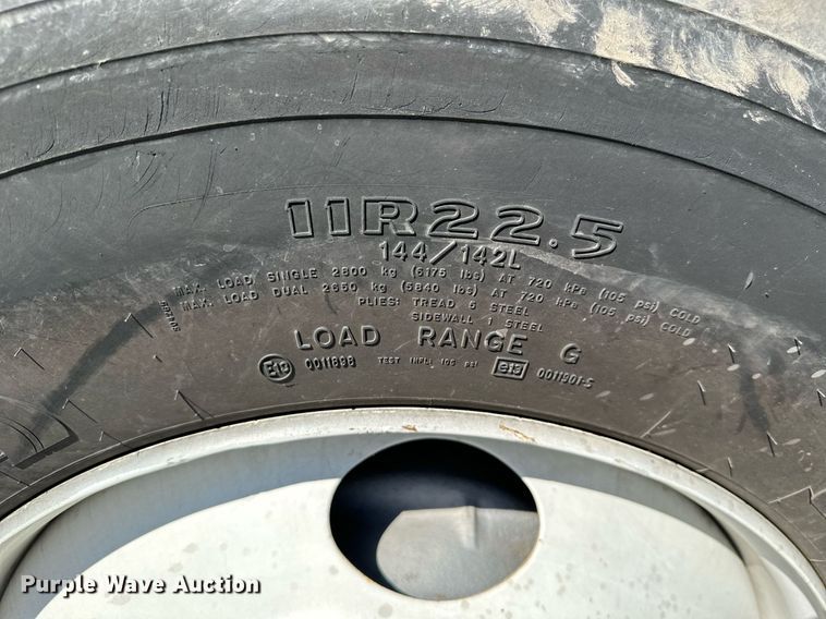 image for item NO9267 1993 Ford F700  bucket truck