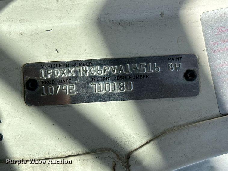 image for item NO9267 1993 Ford F700  bucket truck