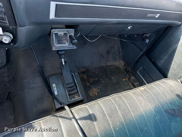 image for item NO9268 1986 GMC Sierra  pickup truck