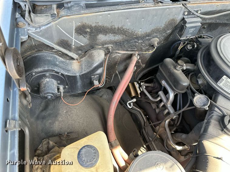 image for item NO9268 1986 GMC Sierra  pickup truck