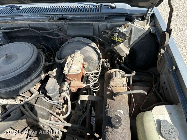 image for item NO9268 1986 GMC Sierra  pickup truck