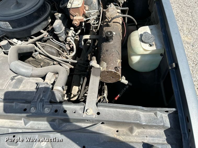 image for item NO9268 1986 GMC Sierra  pickup truck