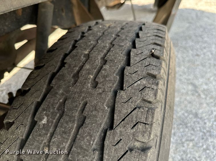 image for item NO9268 1986 GMC Sierra  pickup truck