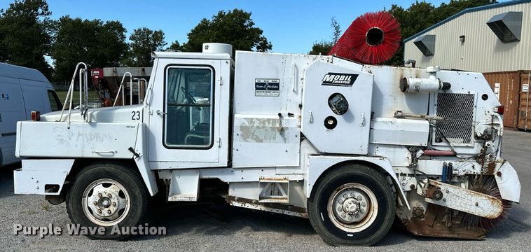 image for item NO9269 1988 Mobil Sweeper  street sweeper truck