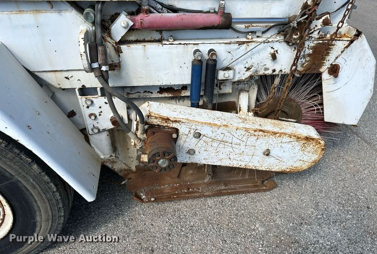 image for item NO9269 1988 Mobil Sweeper  street sweeper truck