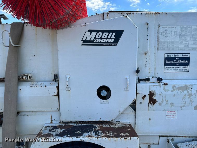 image for item NO9269 1988 Mobil Sweeper  street sweeper truck