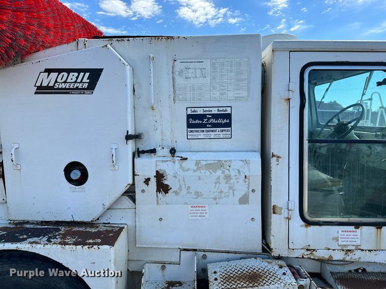image for item NO9269 1988 Mobil Sweeper  street sweeper truck