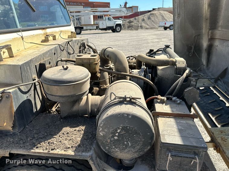 image for item NO9269 1988 Mobil Sweeper  street sweeper truck