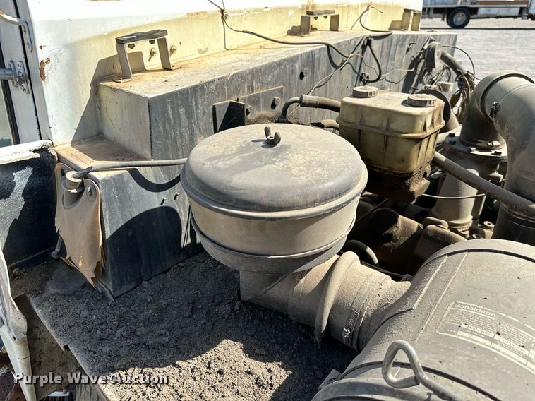 image for item NO9269 1988 Mobil Sweeper  street sweeper truck