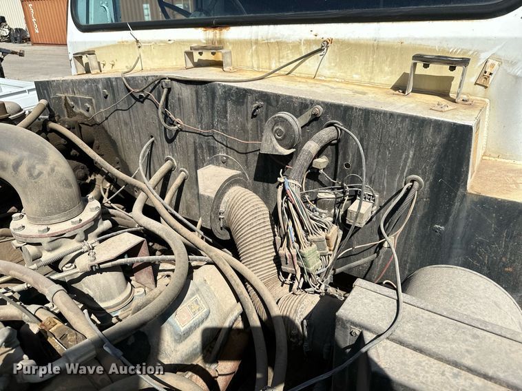 image for item NO9269 1988 Mobil Sweeper  street sweeper truck