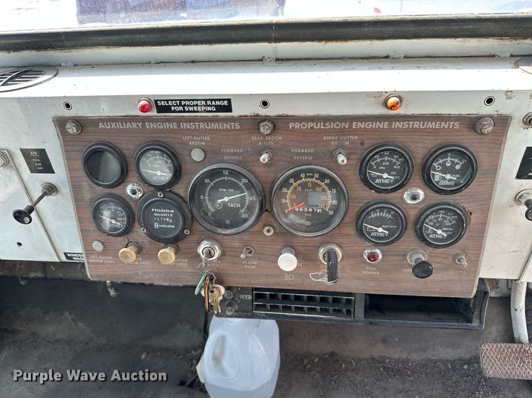 image for item NO9269 1988 Mobil Sweeper  street sweeper truck