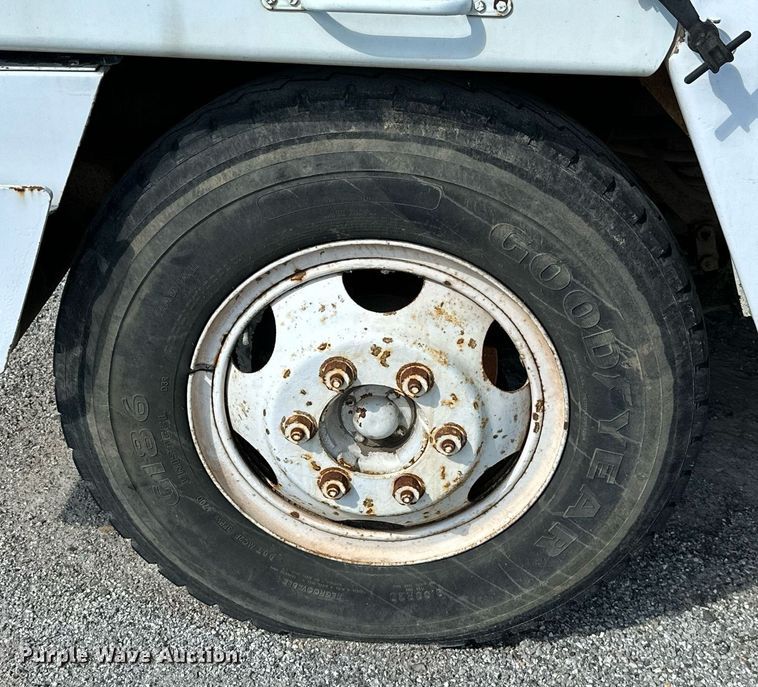 image for item NO9269 1988 Mobil Sweeper  street sweeper truck