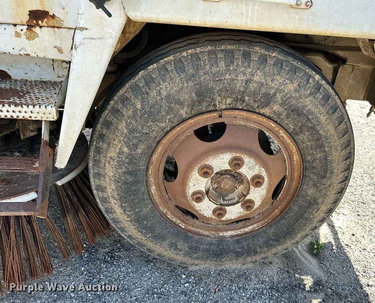 image for item NO9269 1988 Mobil Sweeper  street sweeper truck