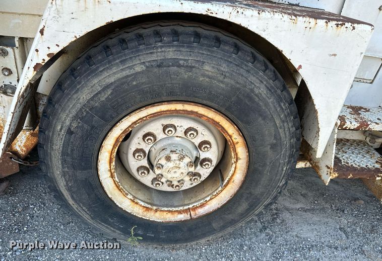 image for item NO9269 1988 Mobil Sweeper  street sweeper truck