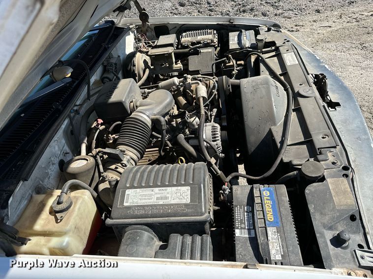 image for item NO9278 1999 Chevrolet C2500  utility bed pickup truck