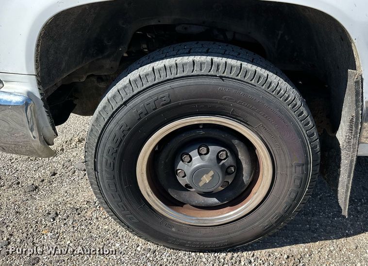 image for item NO9278 1999 Chevrolet C2500  utility bed pickup truck