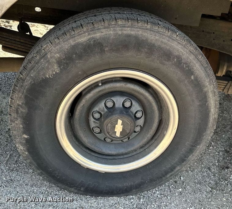 image for item NO9278 1999 Chevrolet C2500  utility bed pickup truck